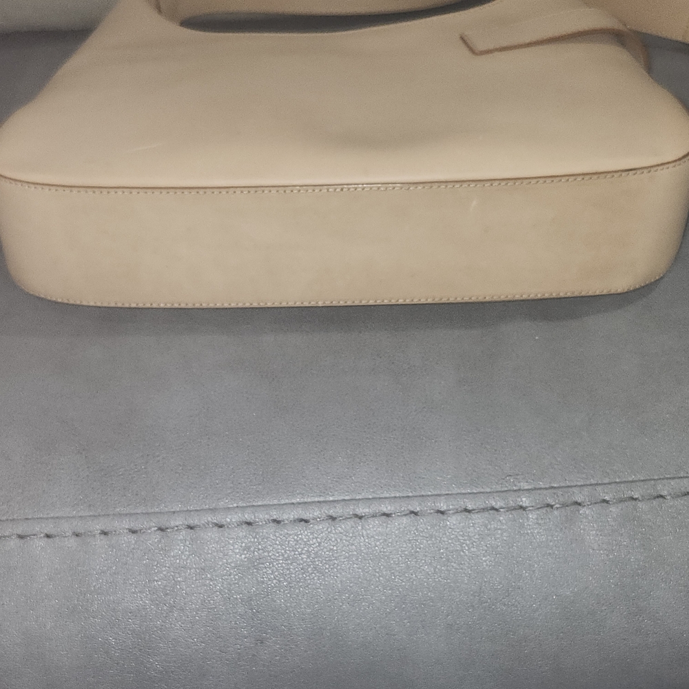 Salvatore Ferragamo Beige Shoulder Bag - Picture 6 of 13